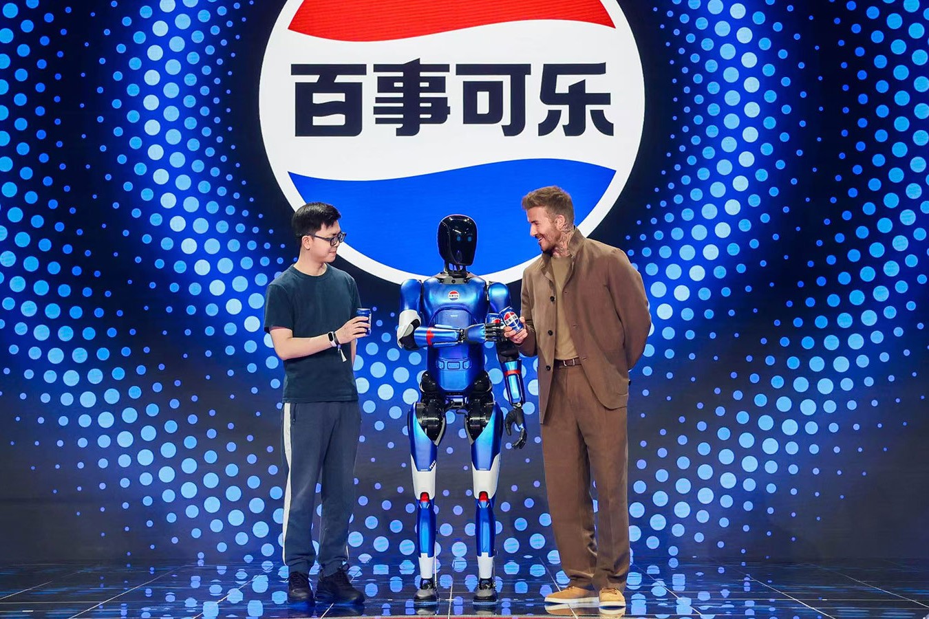 zoty中欧机器人携手百事中国共创“百事蓝宝” 共燃渴望新章